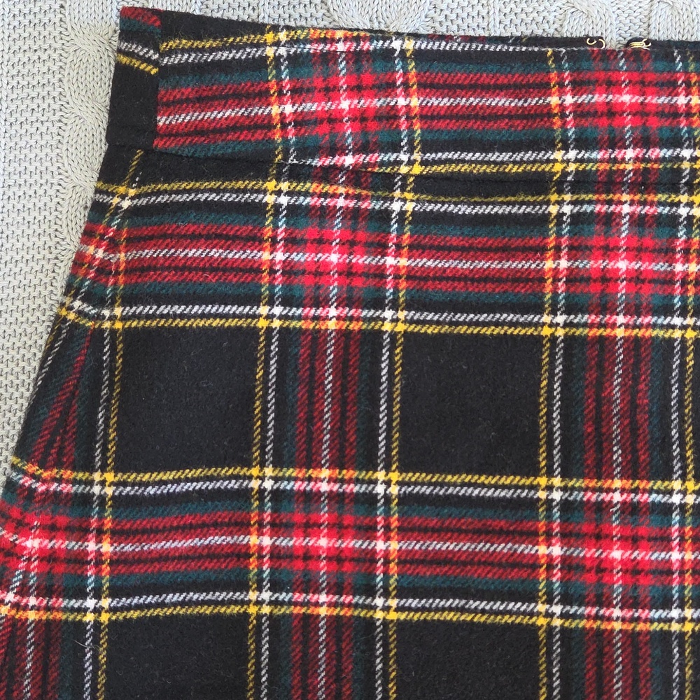 J Crew Plaid Mini Skirt Size 12 Red Black Tartan EUC - Picture 2 of 7